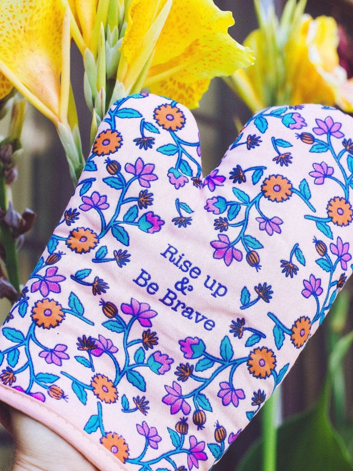 "Rise Up" Oven Mitt