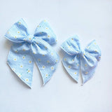 Vintage Blue Daisy Bow