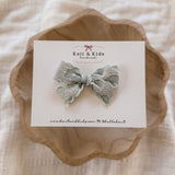 Chi Floral Bow
