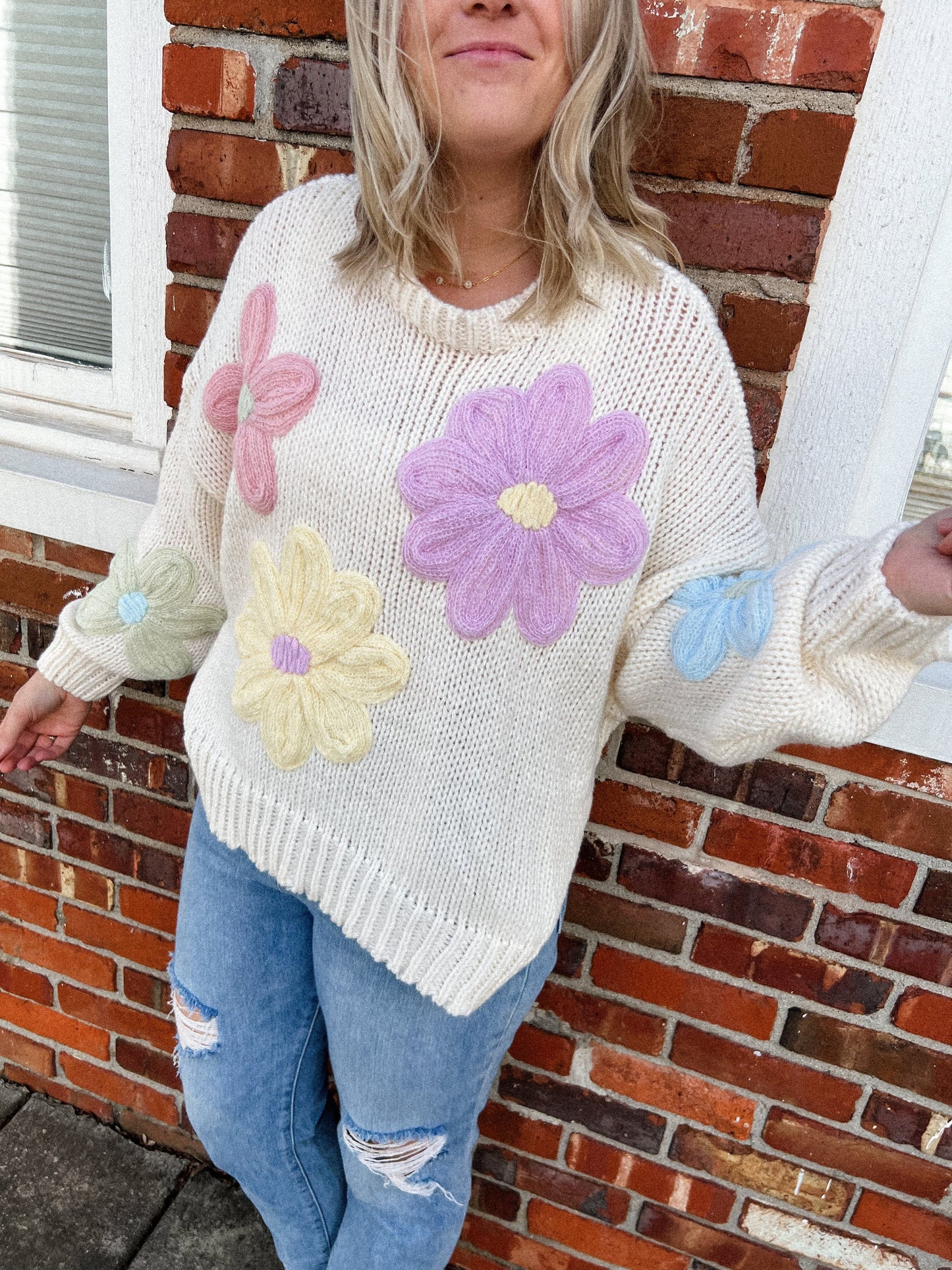 DAISY FLORAL OVERSIZED SWEATER